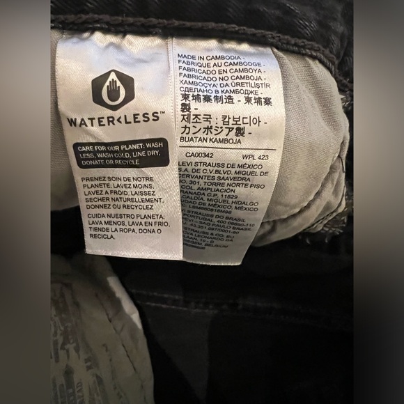 Women's Levi's 501 Black Cut Off Shorts Denim Size 27 - Picture 5 of 7